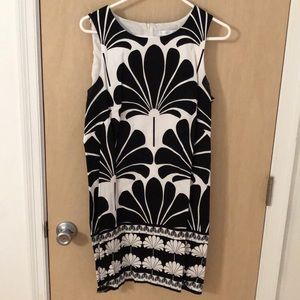 Black & White sleeveless dress